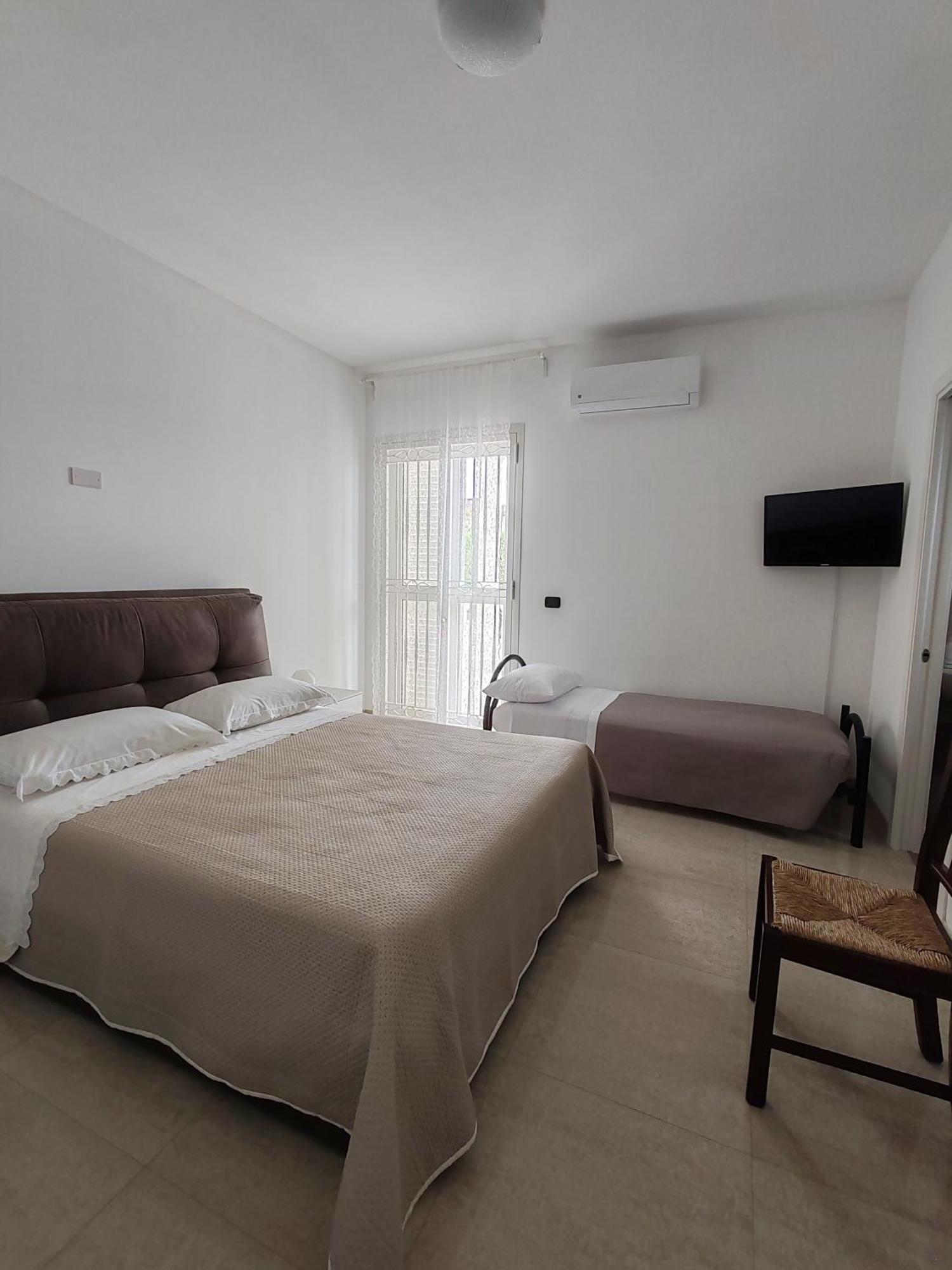 B&B Raffaello Trani Exterior photo